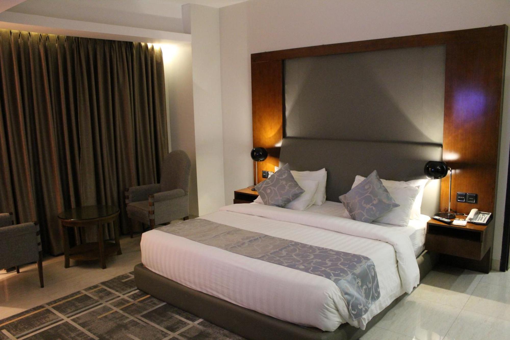 Sky City Hotel Dhaka Zewnętrze zdjęcie